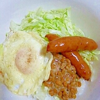 定番朝食でよくばり丼♪